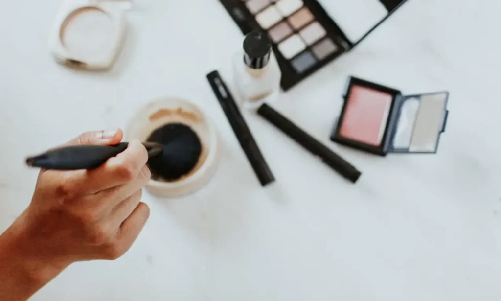 Give Yourself a Makeover to identify another personality in You | Image VerilyMag